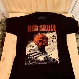 Marvel Size Small Red Skull Black Tee